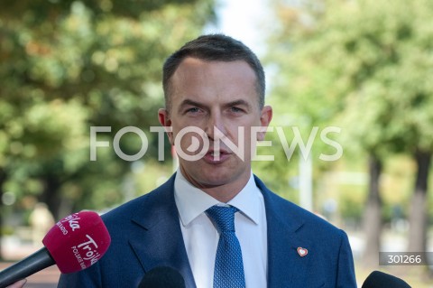  14.08.2025 WARSZAWA<br />
KONFERENCJA RZECZNIKA RZADU<br />
N/Z ADAM SZLAPKA<br />
 