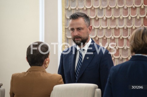  19.08.2025 WARSZAWA<br />
POSIEDZENIE RADY MINISTROW<br />
N/Z WLADYSLAW KOSINIAK KAMYSZ<br />
 