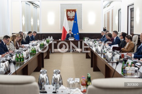  19.08.2025 WARSZAWA<br />
POSIEDZENIE RADY MINISTROW<br />
N/Z WLADYSLAW KOSINIAK KAMYSZ<br />
 