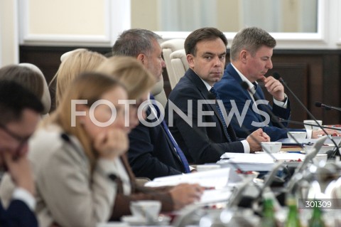  19.08.2025 WARSZAWA<br />
POSIEDZENIE RADY MINISTROW<br />
N/Z ANDRZEJ DOMANSKI<br />
 