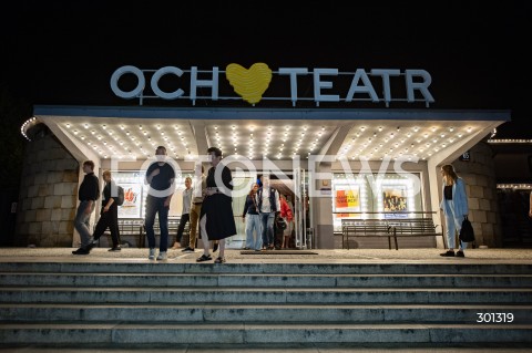  21.08.2025 WARSZAWA<br />
ODSLONIECIE NEONU OCH TEATR<br />
N/Z OCH TEATR<br />
 