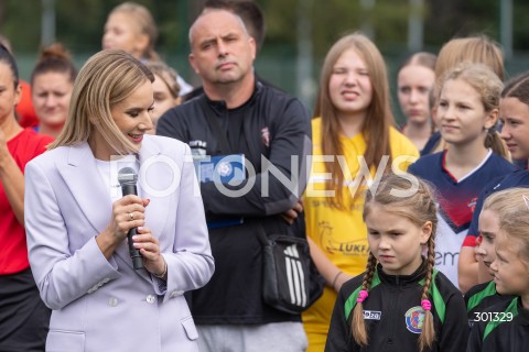  23.08.2025 TARNOBRZEG <br />
WIZYTA PIERWSZEJ DAMY MARTY NAWROCKIEJ W TARNOBRZEGU<br />
UDZIAL W IV PODKARPACKIM FESTIWALU PILKI NOZNEJ KOBIECEJ <br />
N/Z MARTA NAWROCKA<br />
 