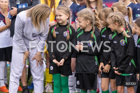  23.08.2025 TARNOBRZEG <br />
WIZYTA PIERWSZEJ DAMY MARTY NAWROCKIEJ W TARNOBRZEGU<br />
UDZIAL W IV PODKARPACKIM FESTIWALU PILKI NOZNEJ KOBIECEJ <br />
N/Z MARTA NAWROCKA<br />
 