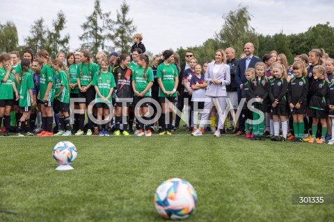  23.08.2025 TARNOBRZEG <br />
WIZYTA PIERWSZEJ DAMY MARTY NAWROCKIEJ W TARNOBRZEGU<br />
UDZIAL W IV PODKARPACKIM FESTIWALU PILKI NOZNEJ KOBIECEJ <br />
N/Z MARTA NAWROCKA<br />
 