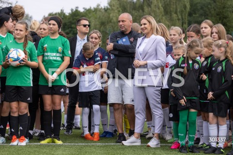  23.08.2025 TARNOBRZEG <br />
WIZYTA PIERWSZEJ DAMY MARTY NAWROCKIEJ W TARNOBRZEGU<br />
UDZIAL W IV PODKARPACKIM FESTIWALU PILKI NOZNEJ KOBIECEJ <br />
N/Z MARTA NAWROCKA<br />
 