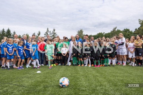  23.08.2025 TARNOBRZEG <br />
WIZYTA PIERWSZEJ DAMY MARTY NAWROCKIEJ W TARNOBRZEGU<br />
UDZIAL W IV PODKARPACKIM FESTIWALU PILKI NOZNEJ KOBIECEJ <br />
N/Z MARTA NAWROCKA<br />
 