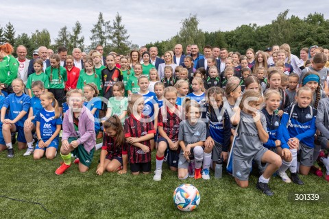  23.08.2025 TARNOBRZEG <br />
WIZYTA PIERWSZEJ DAMY MARTY NAWROCKIEJ W TARNOBRZEGU<br />
UDZIAL W IV PODKARPACKIM FESTIWALU PILKI NOZNEJ KOBIECEJ <br />
N/Z MARTA NAWROCKA<br />
 