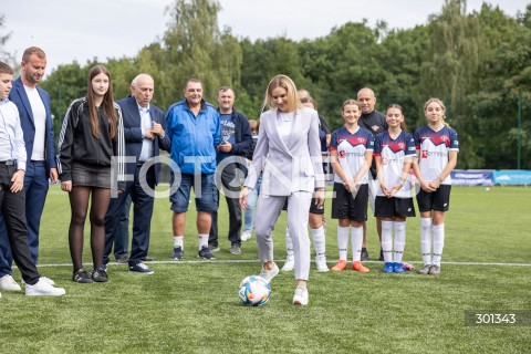  23.08.2025 TARNOBRZEG <br />
WIZYTA PIERWSZEJ DAMY MARTY NAWROCKIEJ W TARNOBRZEGU<br />
UDZIAL W IV PODKARPACKIM FESTIWALU PILKI NOZNEJ KOBIECEJ <br />
N/Z MARTA NAWROCKA<br />
 