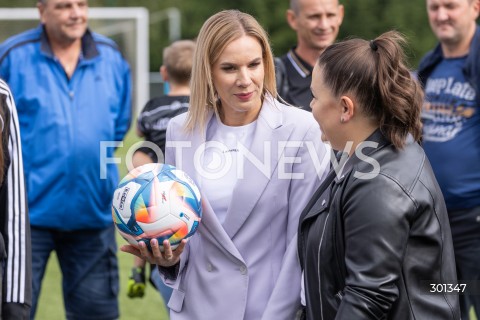  23.08.2025 TARNOBRZEG <br />
WIZYTA PIERWSZEJ DAMY MARTY NAWROCKIEJ W TARNOBRZEGU<br />
UDZIAL W IV PODKARPACKIM FESTIWALU PILKI NOZNEJ KOBIECEJ <br />
N/Z MARTA NAWROCKA<br />
 