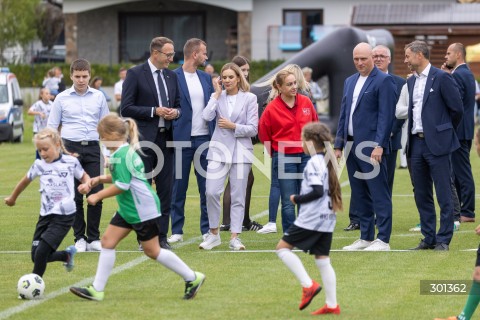  23.08.2025 TARNOBRZEG <br />
WIZYTA PIERWSZEJ DAMY MARTY NAWROCKIEJ W TARNOBRZEGU<br />
UDZIAL W IV PODKARPACKIM FESTIWALU PILKI NOZNEJ KOBIECEJ <br />
N/Z MARTA NAWROCKA NINA PATALON <br />
 