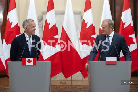  25.08.2025 WARSZAWA<br />
SPOTKANIE PREMIEROW POLSKI I KANADY<br />
N/Z DONALD TUSK MARK CARNEY<br />
 