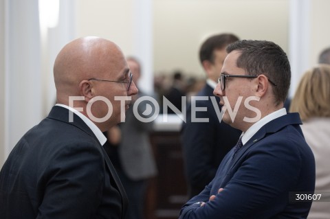  23.09.2025 WARSZAWA<br />
POSIEDZENIE RADY MINISTROW<br />
N/Z MILOSZ MOTYKA ROBERT KROPIWNICKI<br />
 