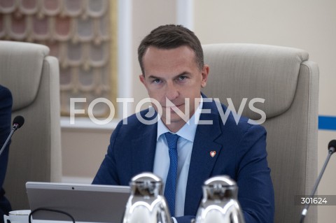  23.09.2025 WARSZAWA<br />
POSIEDZENIE RADY MINISTROW<br />
N/Z ADAM SZLAPKA<br />
 