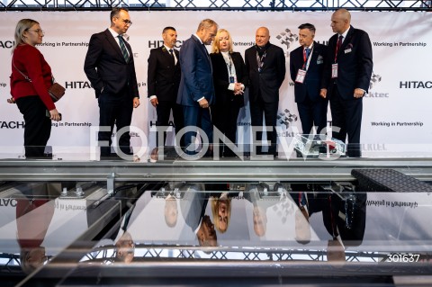  23.09.2025 GDANSK<br />
WIZYTA PREMIERA DONALDA TUSKA NA TARGACH TRAKO W GDANSKU<br />
N/Z DONALD TUSK WYSTAWA HITACHI<br />
 