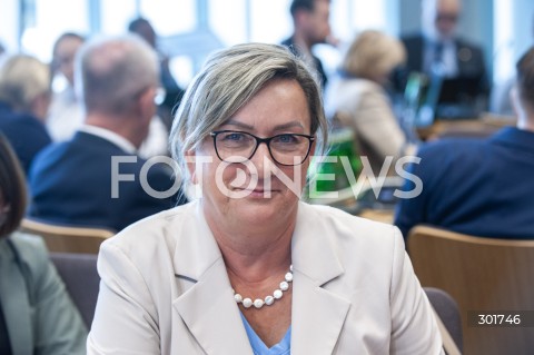  24.09.2025 WARSZAWA SEJM <br />
DZIEN W SEJMIE<br />
N/Z JOZEFA SZCZUREK ZELAZKO<br />
 