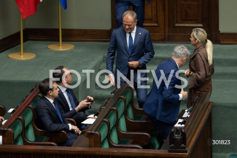  26.09.2025 WARSZAWA SEJM<br />
POSIEDZENIE SEJMU RP<br />
N/Z PREMIER DONALD TUSK ANDRZEJ DOMANSKI DARIUSZ KLIMCZAK BARBARA NOWACKA KRZYSZTOF GAWKOWSKI<br />
FOT. MARCIN BANASZKIEWICZ / FOTONEWS  