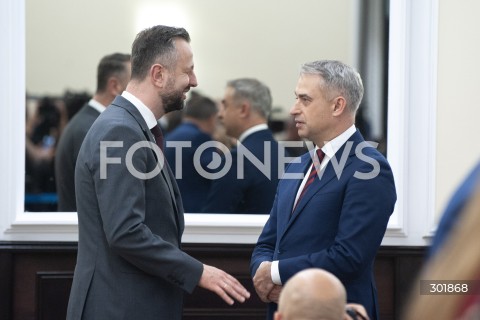  30.09.2025 WARSZAWA<br />
POSIEDZENIE RADY MINISTROW<br />
N/Z KRZYSZTOF GAWKOWSKI WLADYSLAW KOSINIAK KAMYSZ <br />
 