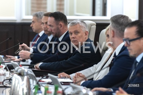  30.09.2025 WARSZAWA<br />
POSIEDZENIE RADY MINISTROW<br />
N/Z TOMASZ SIEMONIAK<br />
 
