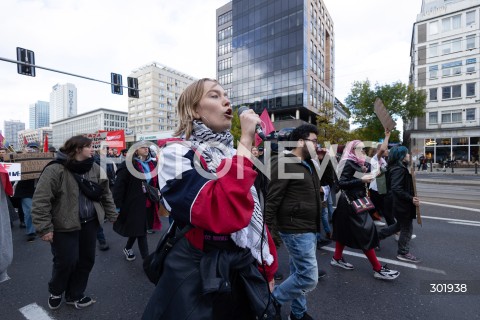  05.10.2025 WARSZAWA <br />
DEMONSTRACJA DLA PALESTYNY W WARSZAWIE<br />
N/Z PROTESTUJACY NA ULICY<br />
 