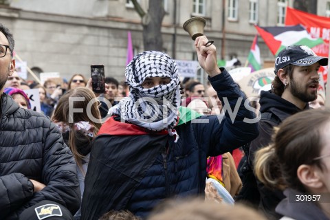  05.10.2025 WARSZAWA <br />
DEMONSTRACJA DLA PALESTYNY W WARSZAWIE<br />
N/Z PROTESTUJACY POD MINISTERSTWEM SPRAW ZAGRANICZNYCH <br />
 