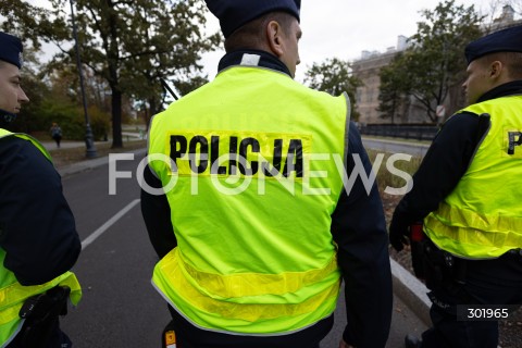  05.10.2025 WARSZAWA <br />
DEMONSTRACJA DLA PALESTYNY W WARSZAWIE<br />
N/Z POLICJA ZABEZPIECZAJACA MARSZ<br />
 