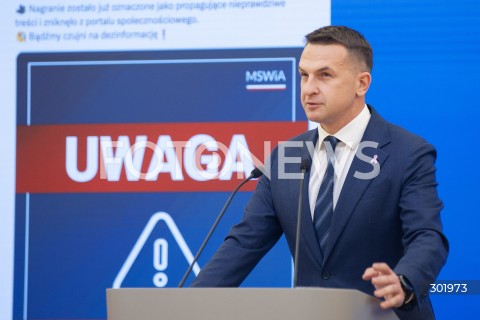  08.10.2025 WARSZAWA<br />
KONFERENCJA PO POSIEDZENIU RADY MINISTROW<br />
N/Z ADAM SZLAPKA<br />
 
