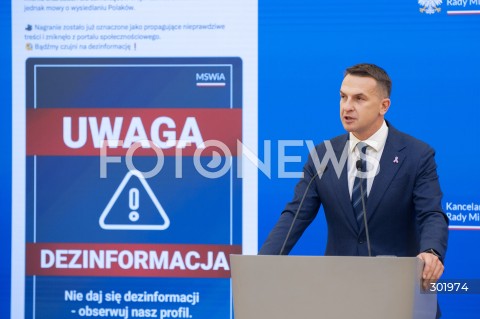  08.10.2025 WARSZAWA<br />
KONFERENCJA PO POSIEDZENIU RADY MINISTROW<br />
N/Z ADAM SZLAPKA<br />
 
