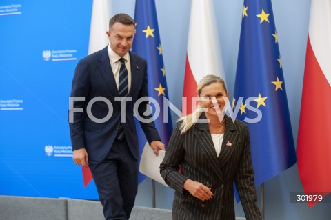  08.10.2025 WARSZAWA<br />
KONFERENCJA PO POSIEDZENIU RADY MINISTROW<br />
N/Z ADAM SZLAPKA BARBARA NOWACKA<br />
 