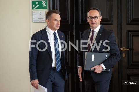  14.10.2025 WARSZAWA<br />
POSIEDZENIE RADY MINISTROW<br />
N/Z DARIUSZ KLIMCZAK ADAM SZLAPKA<br />
 