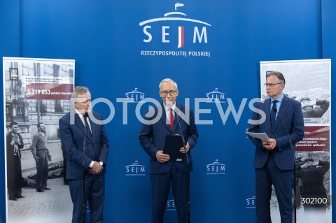  16.10.2025 WARSZAWA SEJM DZIEN W SEJMIE<br />
N/Z PIOTR GLINSKI KAZIMIERZ SMOLINSKI ARKADIUSZ MULARCZYK<br />
 