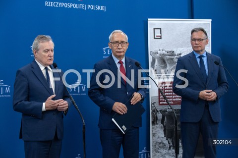  16.10.2025 WARSZAWA SEJM DZIEN W SEJMIE<br />
N/Z PIOTR GLINSKI KAZIMIERZ SMOLINSKI ARKADIUSZ MULARCZYK<br />
 