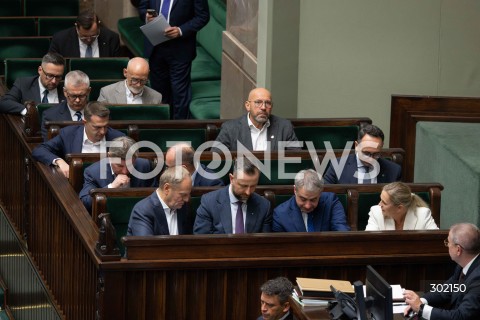  17.10.2025 WARSZAWA SEJM <br />
POSIEDZENIE SEJMU RP<br />
N/Z PREMIER DONALD TUSK MINISTROWIE RZAD<br />
FOT. MARCIN BANASZKIEWICZ / FOTONEWS  