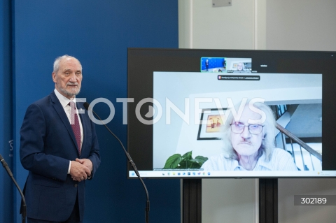 20.10.2025 WARSZAWA<br />
KONFERENCJA ANTONIEGO MACIEREWICZA<br />
N/Z ANTONI MACIEREWICZ<br />
 