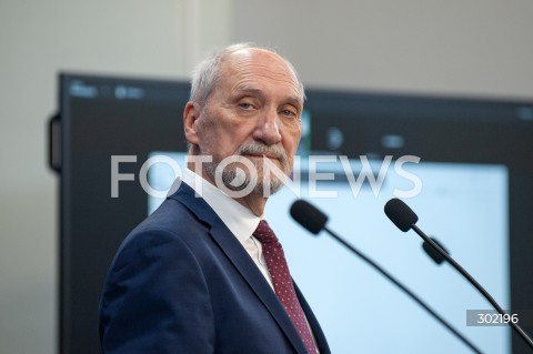  20.10.2025 WARSZAWA<br />
KONFERENCJA ANTONIEGO MACIEREWICZA<br />
N/Z ANTONI MACIEREWICZ<br />
 