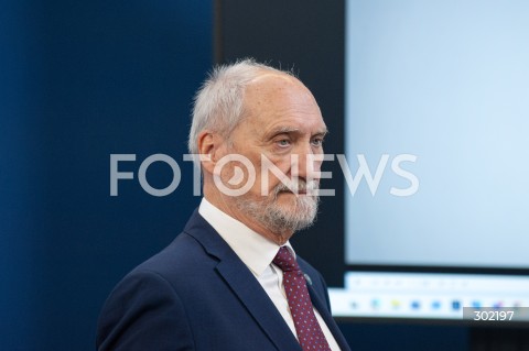  20.10.2025 WARSZAWA<br />
KONFERENCJA ANTONIEGO MACIEREWICZA<br />
N/Z ANTONI MACIEREWICZ<br />
 