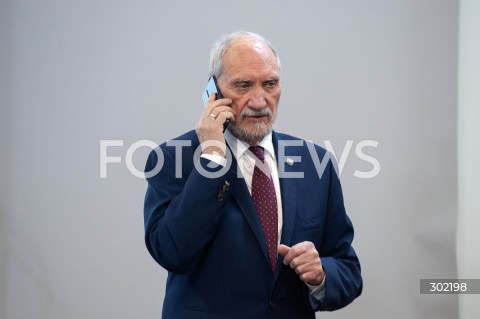  20.10.2025 WARSZAWA<br />
KONFERENCJA ANTONIEGO MACIEREWICZA<br />
N/Z ANTONI MACIEREWICZ<br />
 