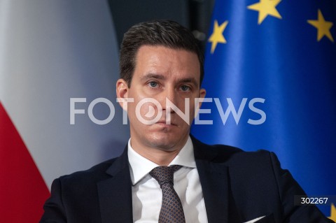  26.10.2025 WARSZAWA<br />
DEBATA DEMOKRACJA ROWNYCH SZANS<br />
N/Z MIKOLAJ RACZYNSKI<br />
 