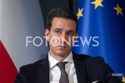  26.10.2025 WARSZAWA<br />
DEBATA DEMOKRACJA ROWNYCH SZANS<br />
N/Z MIKOLAJ RACZYNSKI<br />
 