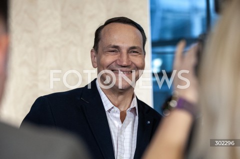  26.10.2025 WARSZAWA<br />
DEBATA DEMOKRACJA ROWNYCH SZANS<br />
N/Z RADOSLAW SIKORSKI<br />
 