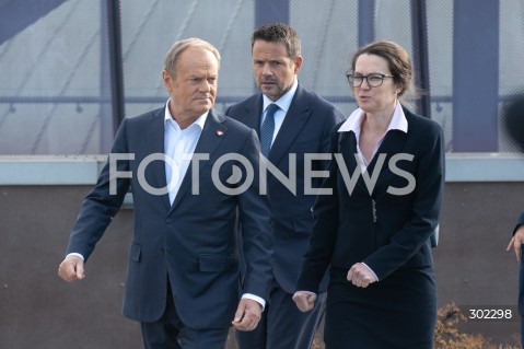  26.10.2025 WARSZAWA<br />
DEBATA DEMOKRACJA ROWNYCH SZANS<br />
N/Z PREMIER DONALD TUSK RAFAL TRZASKOWSKI MARTA WACHOWICZ<br />
 