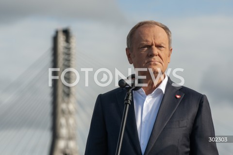  26.10.2025 WARSZAWA<br />
DEBATA DEMOKRACJA ROWNYCH SZANS<br />
N/Z PREMIER DONALD TUSK<br />
 