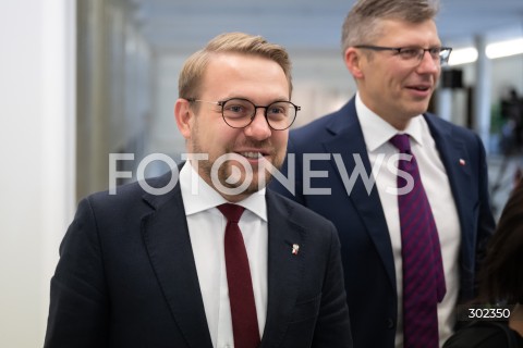  31.10.2025 WARSZAWA<br />
KONFERENCJA PRASOWA POLITYKOW PIS<br />
N/Z JACEK OZDOBA MARCIN WARCHOL<br />
FOT. MARCIN BANASZKIEWICZ / FOTONEWS  