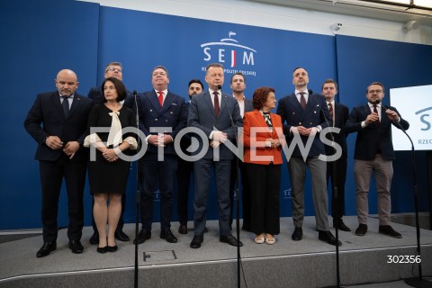 31.10.2025 WARSZAWA<br />
KONFERENCJA PRASOWA POLITYKOW PIS<br />
N/Z JACEK OZDOBA MARIA KUROWSKA AGNIESZKA WOJCIECHOWSKA VAN HEUKELOM MARCIN WARCHOL MARIUSZ GOSEK NORBERT KACZMARCZYK JAN KANTHAK JANUSZ KOWALSKI SEBASTIAN KALETA MICHAL WOJCIK MARIUSZ BLASZCZAK<br />
FOT. MARCIN BANASZKIEWICZ / FOTONEWS  