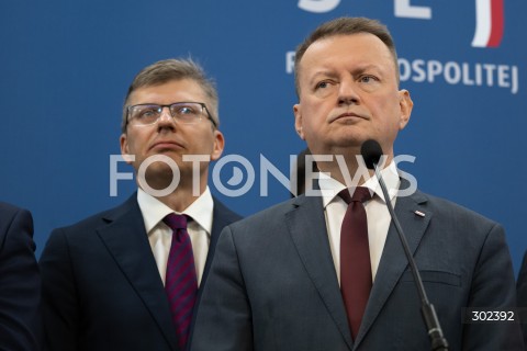  31.10.2025 WARSZAWA<br />
KONFERENCJA PRASOWA POLITYKOW PIS<br />
N/Z MARIUSZ BLASZCZAK MARCIN WARCHOL<br />
FOT. MARCIN BANASZKIEWICZ / FOTONEWS  