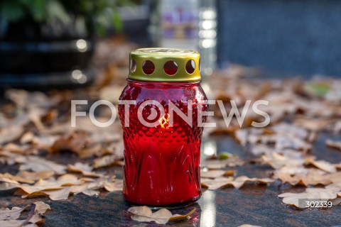  31.10.2025 WARSZAWA<br />
CMENTARZ TARCHOMINSKI<br />
N/Z CMENTARZ ZNICZ<br />
FOT. MARCIN BANASZKIEWICZ / FOTONEWS  