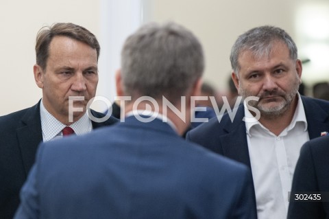  04.11.2025 WARSZAWA<br />
POSIEDZENIE RADY MINISTROW<br />
N/Z RADOSLAW SIKORSKI WALDEMAR ZUREK<br />
 