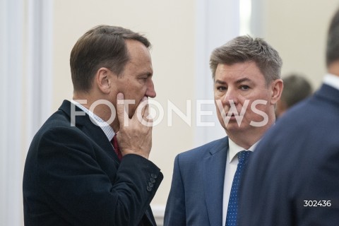 04.11.2025 WARSZAWA<br />
POSIEDZENIE RADY MINISTROW<br />
N/Z RADOSLAW SIKORSKI JAN GRABIEC<br />
 