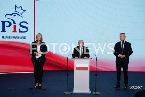  07.11.2025 WARSZAWA<br />
OSWIADCZENIE PREZESA PIS JAROSLAWA KACZYNSKIEGO<br />
N/Z KATARZYNA SOJKA JAROSLAW KACZYNSKI MARIUSZ BLASZCZK<br />
FOT. MARCIN BANASZKIEWICZ / FOTONEWS  