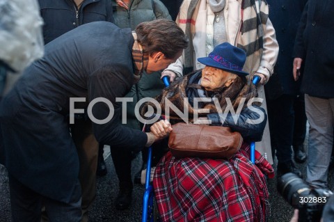  11.11.2025 WARSZAWA<br />
MARSZ NIEPODLEGLOSCI<br />
N/Z HALINA ROGOZINSKA MALA NIEBIESKA KRZYSZTOF BOSAK<br />
 