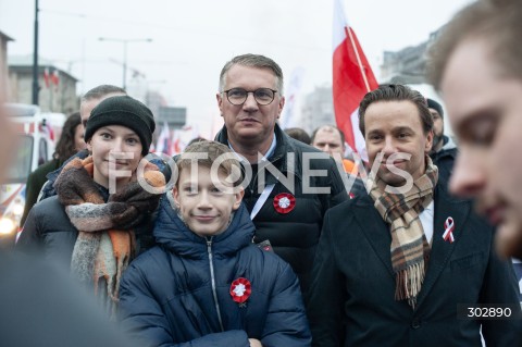  11.11.2025 WARSZAWA<br />
MARSZ NIEPODLEGLOSCI<br />
N/Z KRZYSZTOF BOSAK PRZEMYSLAW WIPLER Z RODZINA<br />
 